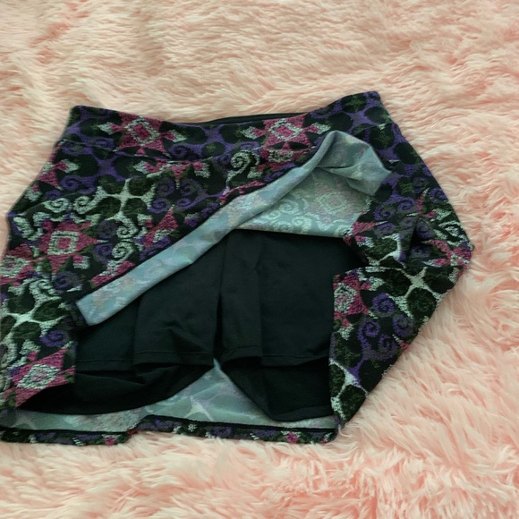 Patterned skort so cute - Picture 2 of 4